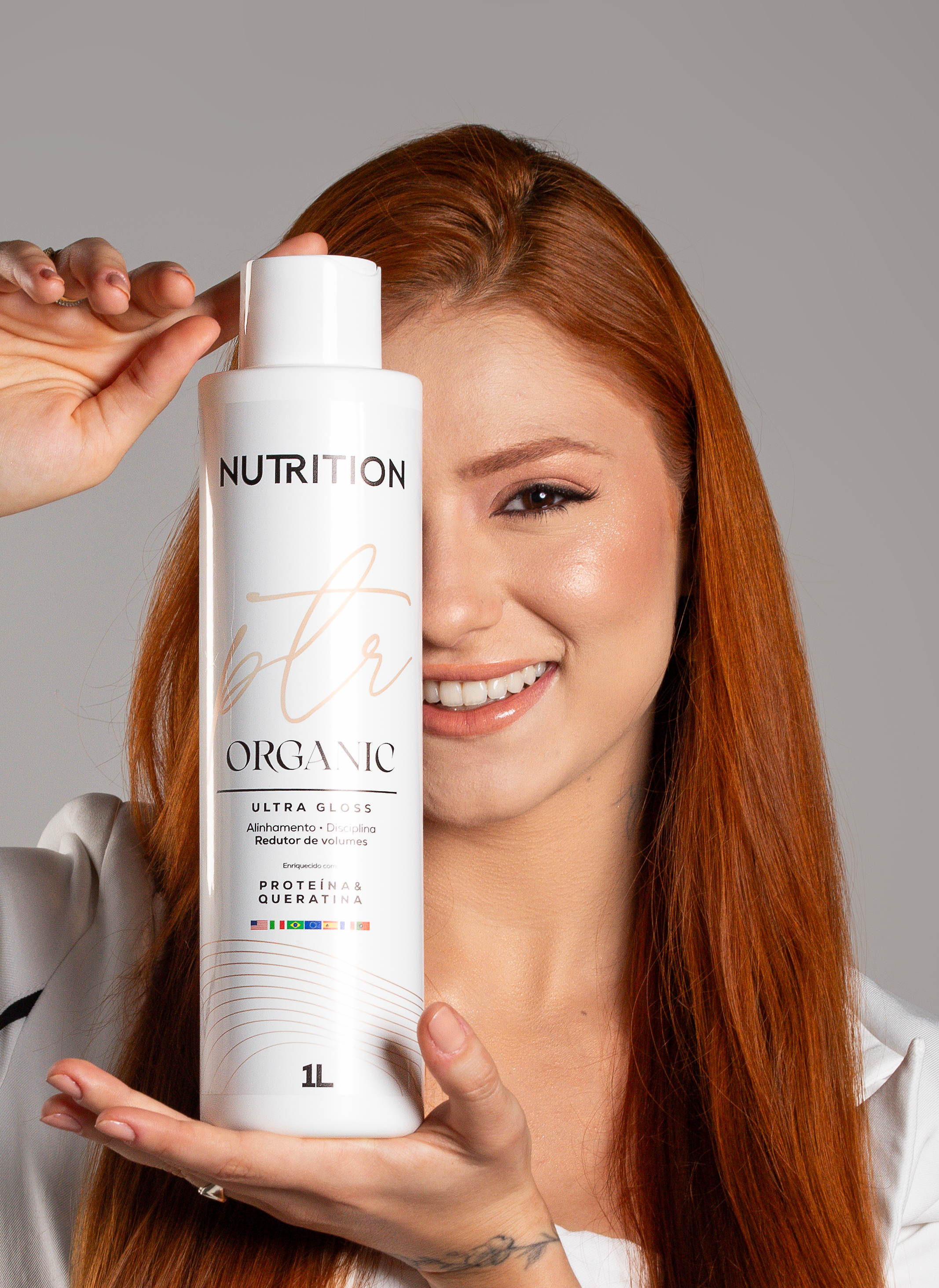 PTR Orgânica - modelo segurando produto