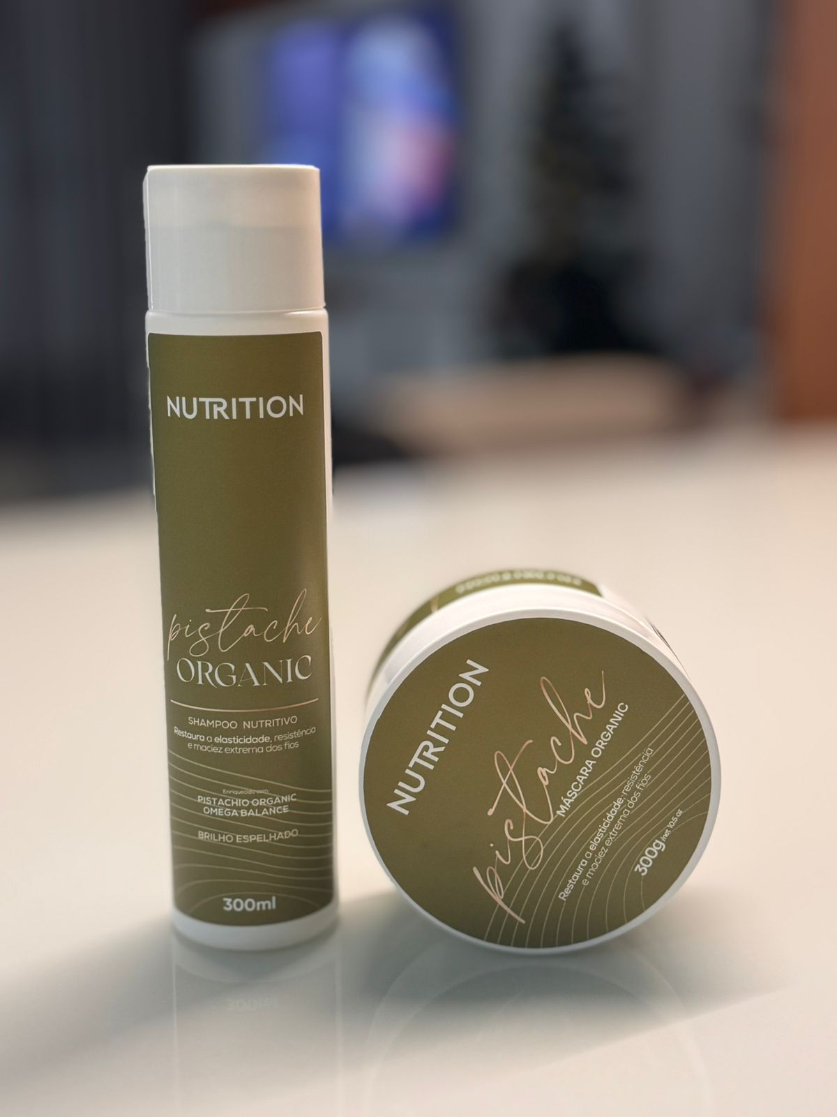 Shampoo e máscara capilar Nutrition Pistache Organic para cabelos nutridos e hidratados